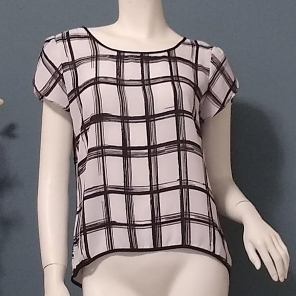 Heart Soul White Top Short Sleeve Round Neck Back Cut Out Bows Size Small - Picture 3 of 6